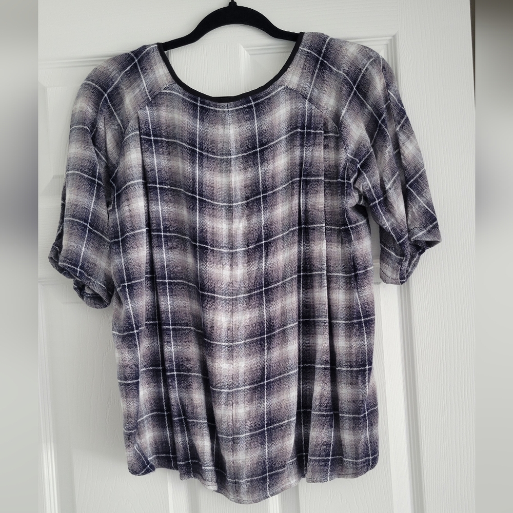 BCBGeneration Black and White Plaid Short Sleeve Top
